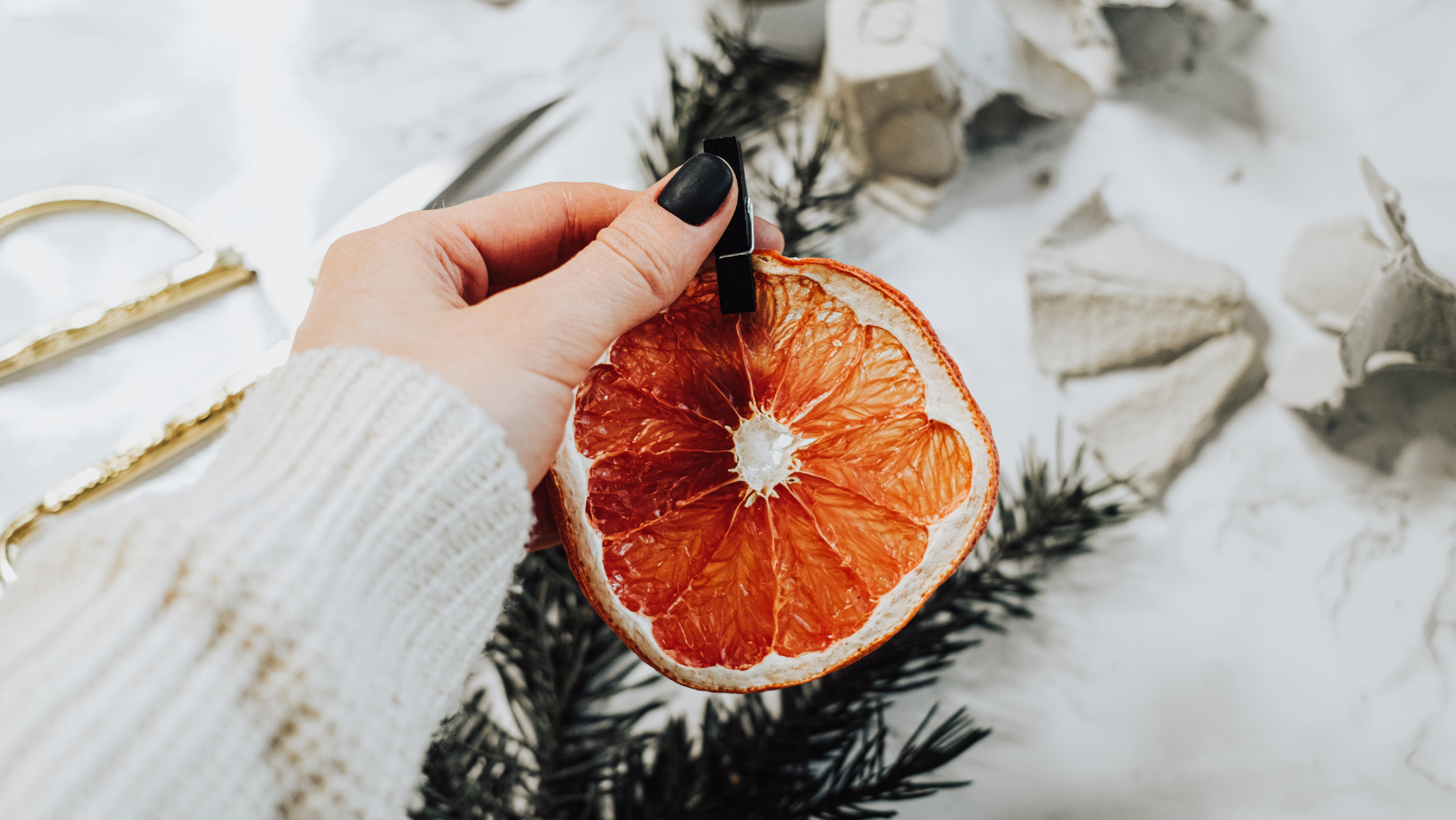 How to dry citrus slices & make a citrus garland